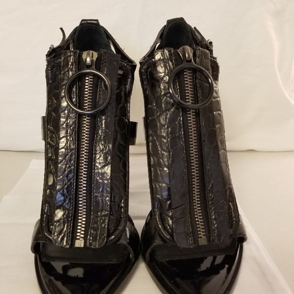 *Host Pick* Givenchy Black Leather Sandals Heels Authentic - Picture 6 of 9